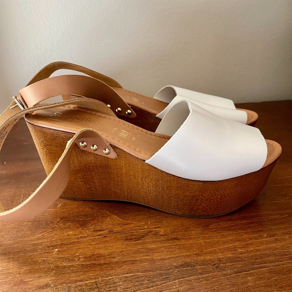 Seychelles sandals-never worn! Size 8 white leather upper/brown 2.5 in platform